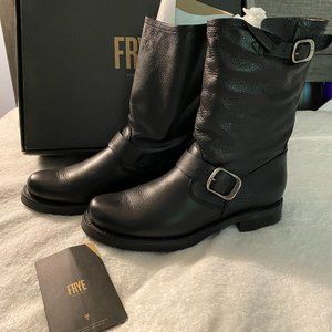 FRYE - Veronica Short Boot - WORN ONLY ONCE